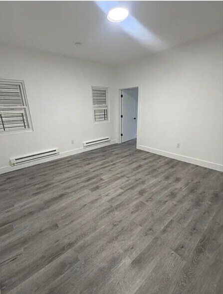 Building Photo - 25 Riverview Pl