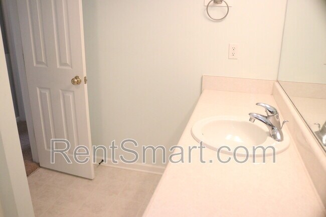 Building Photo - 624 Dunloe Cir