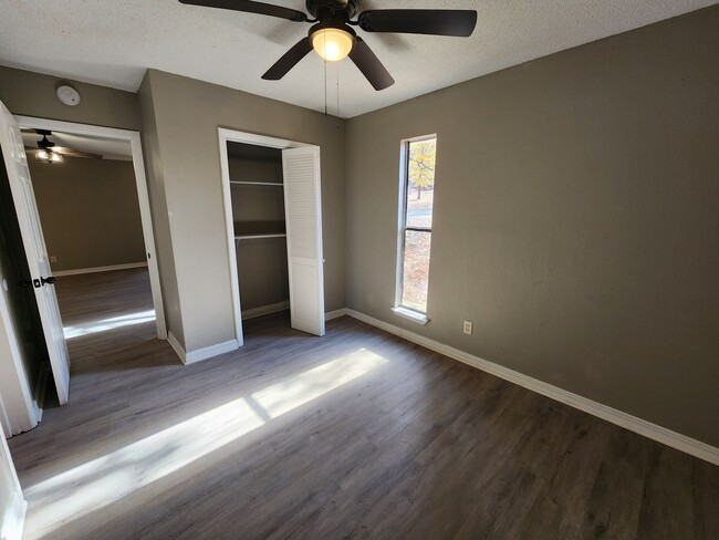 Building Photo - 8206 Dogwood Trail