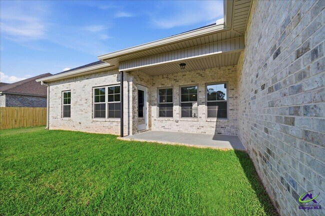 Building Photo - 307 Willowbrook Ln