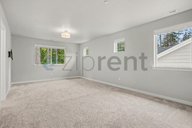 Building Photo - 8565 SW 176th Ave