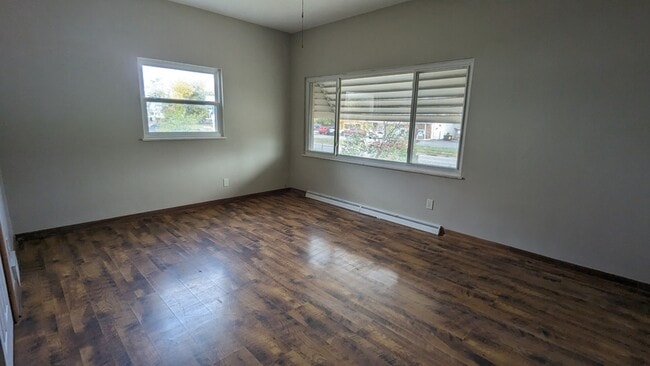 Building Photo - 4239 Lewis Ave