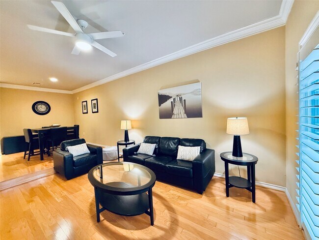 Building Photo - 2400 McCue Rd