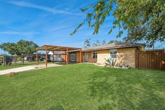 Building Photo - 8925 Homewood Ln