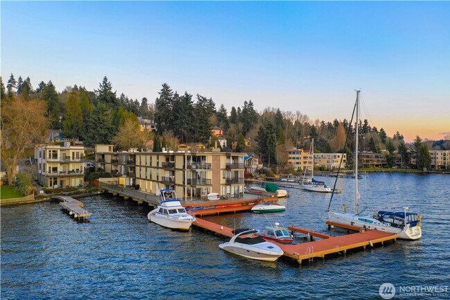 Building Photo - 2bd/1.5ba Kirkland Condo