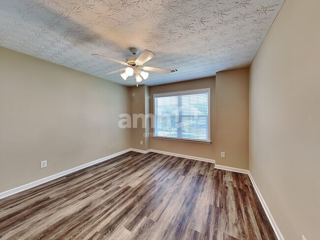 Building Photo - 2622 Lance Ridge Way NE