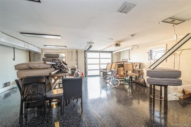 Building Photo - 400 Shore Rd