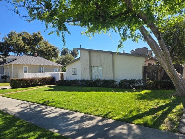 Building Photo - 4360 10th St