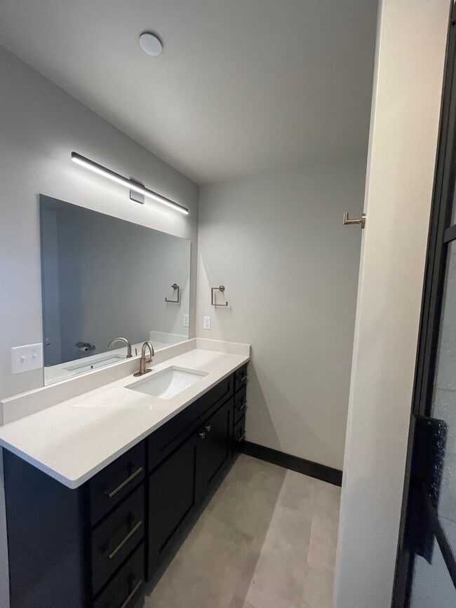 Building Photo - Whitefish townhouse for rent! 3 bed 2.5 ba...