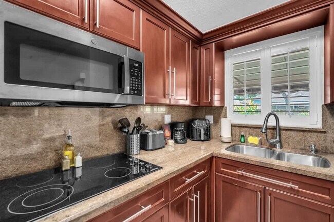 Building Photo - 909 NW 135th Ct