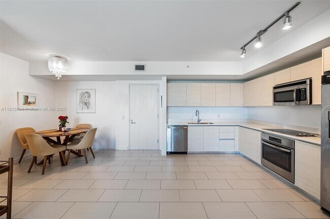 Building Photo - 4250 Biscayne Blvd