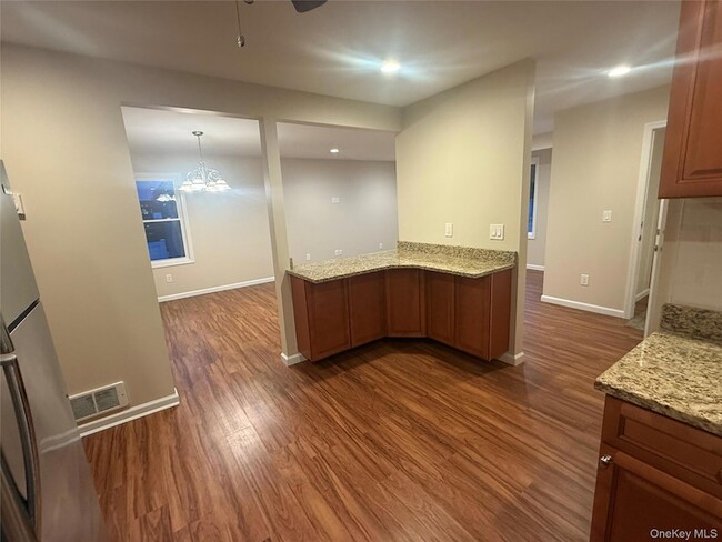 Building Photo - 192 S Long Beach Rd