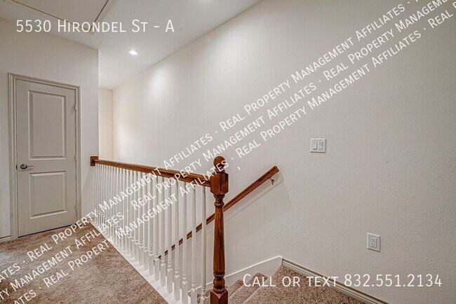 Building Photo - 5530 Hirondel