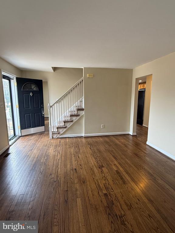 Building Photo - 2421 Ramblewood Dr