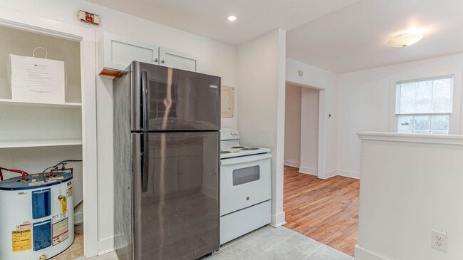 Building Photo - 2 Bedroom 1.5 Bath Townhouse in Wagener Te...