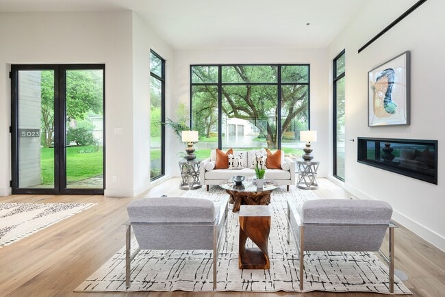 Building Photo - 5023 Lilac Ln