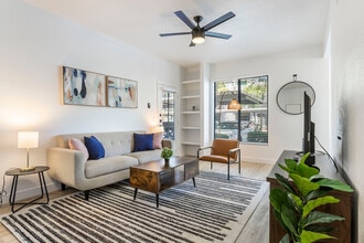 Building Photo - 15608 N 71st St