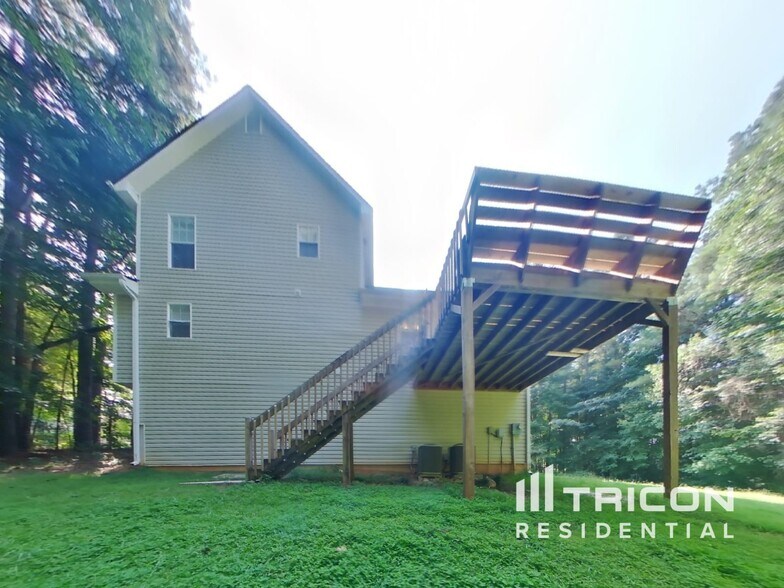 Building Photo - 1 Bainbridge Dr