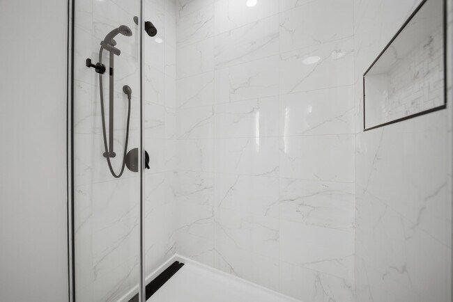 Building Photo - 18 Artisan Dr