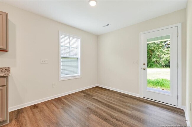 Building Photo - 438 Windermere Dr