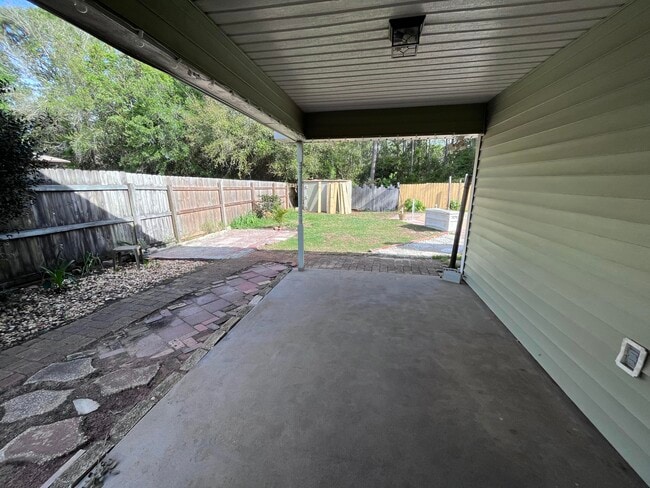 Building Photo - 540 E Timberlake Dr