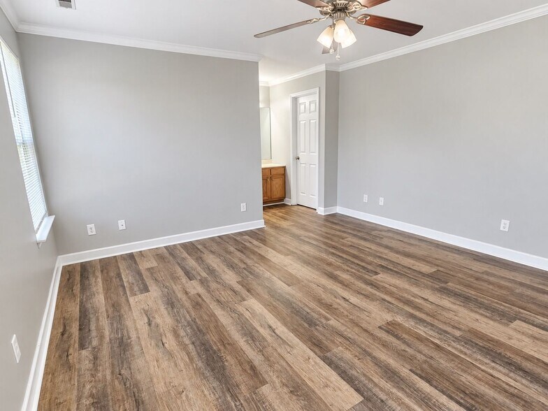 Building Photo - 8175 Karr St