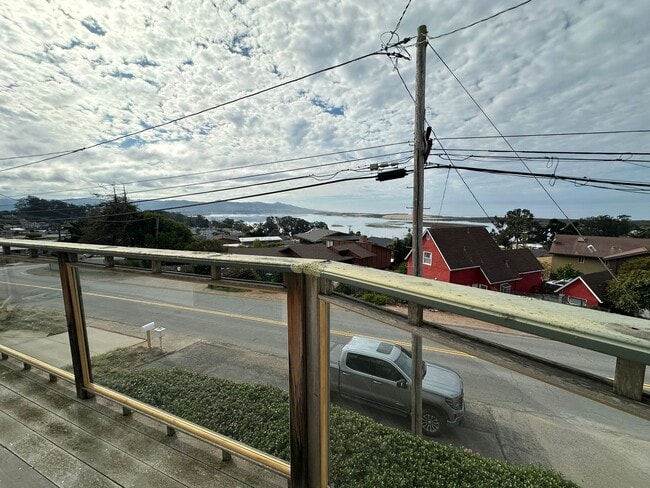Building Photo - Upscale Morro Bay home with great views