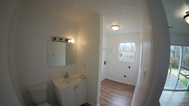 Building Photo - 217 Creekside Ct