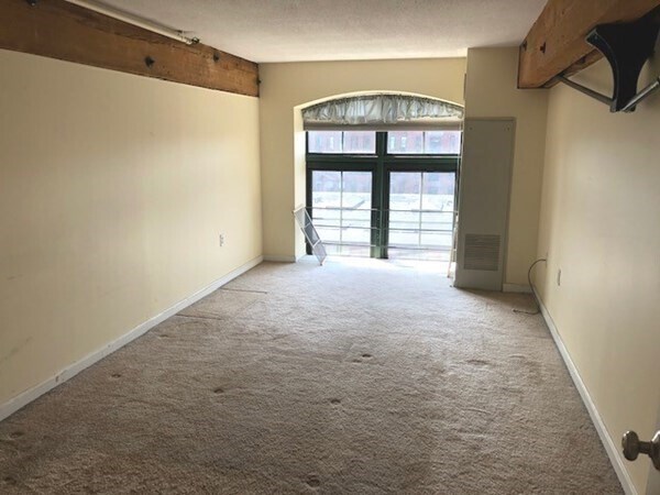 Building Photo - 200 Market St