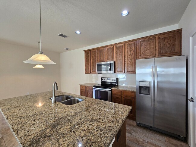 Building Photo - 727 Gristmill Dr
