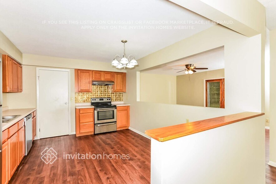 Building Photo - 944 Beacon Ln