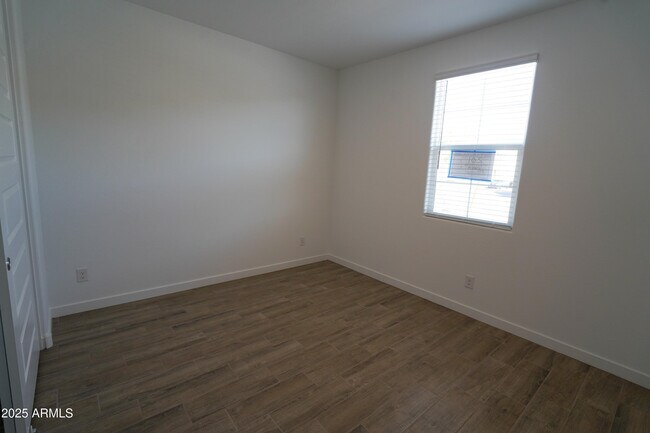 Building Photo - 8136 E Petra Ave