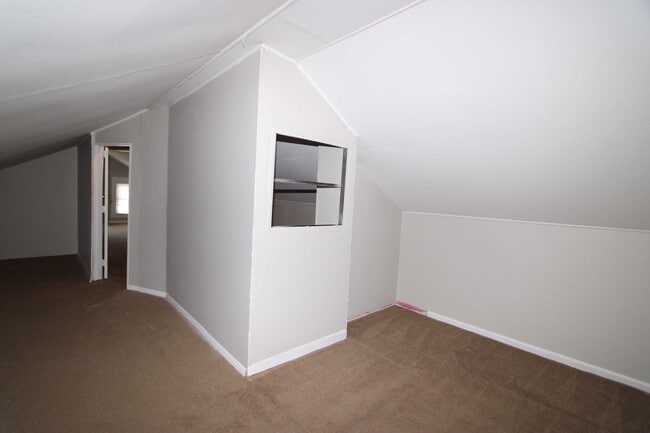 Building Photo - One of a Kind 4 Bed 1 Bath Home