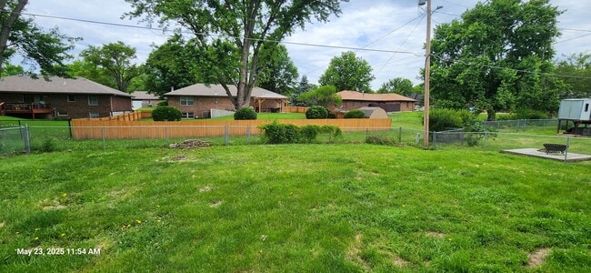 Building Photo - You'll love this 2BR + bsmt bonus rooms ra...