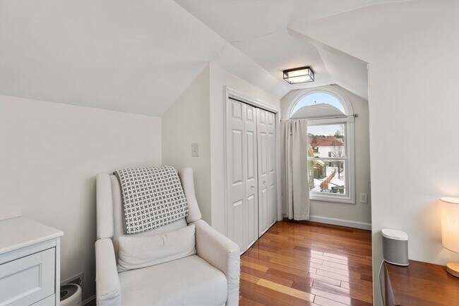 Building Photo - 7 Quincy St