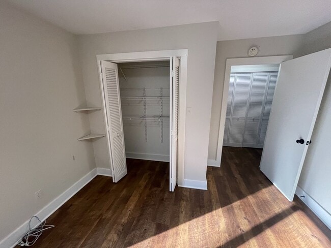Building Photo - 3 Bedroom 3 Bath Beauty on Golf Course wit...