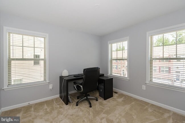 Building Photo - 7523 Holly Ridge Dr