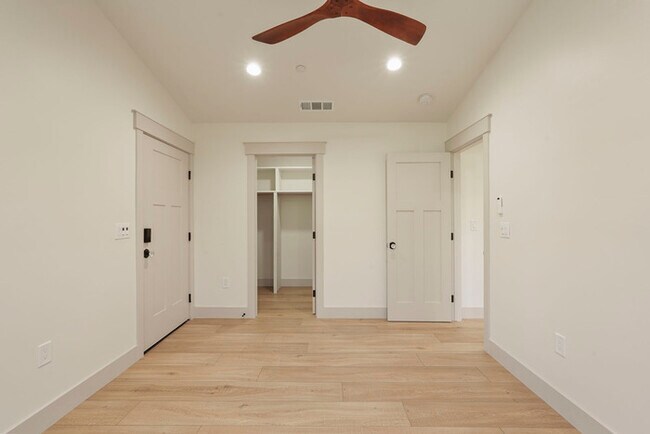 Building Photo - Beautiful 2 bedroom 1 bathroom New Build Close to UC Davis and McGeorge Law School