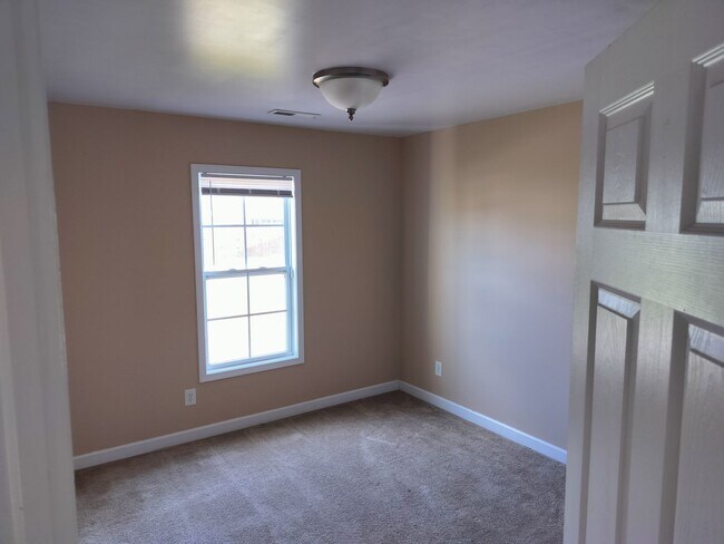 Building Photo - Ready in Raeford