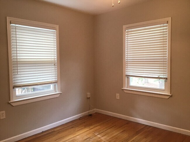Building Photo - REDUCED!