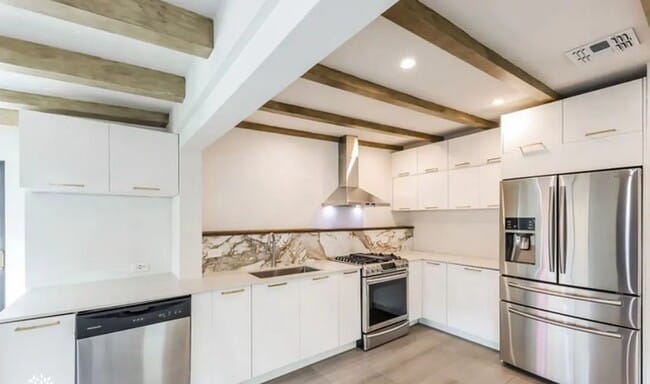 Building Photo - BRS Realty SA