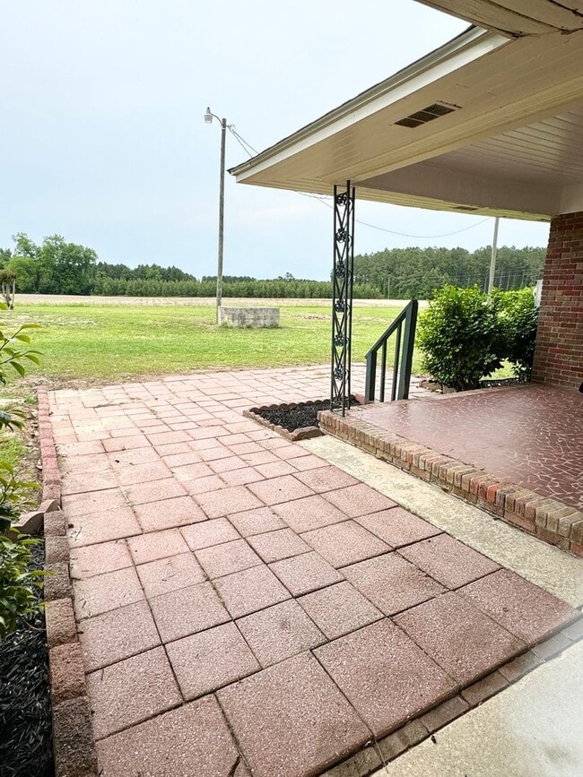 Building Photo - Move in ready! Fully Renovated with attention to detail! Aynor school district!