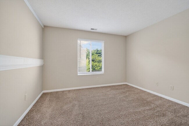 Building Photo - Light-Filled Fishers Home with Fenced Yard