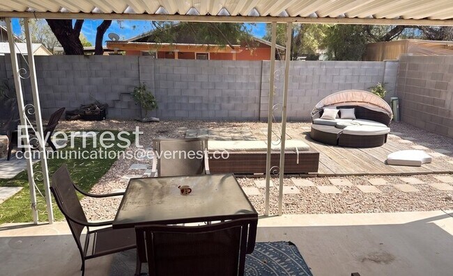 Building Photo - 3-Bed/2-Bath Home/ Pet Friendly/Available Now!