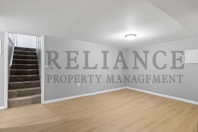 Building Photo - 3627 E 10th St N