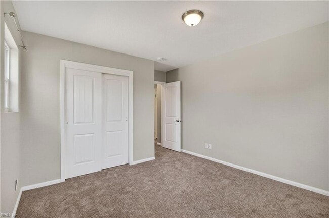 Building Photo - 3016 Aaron Dr