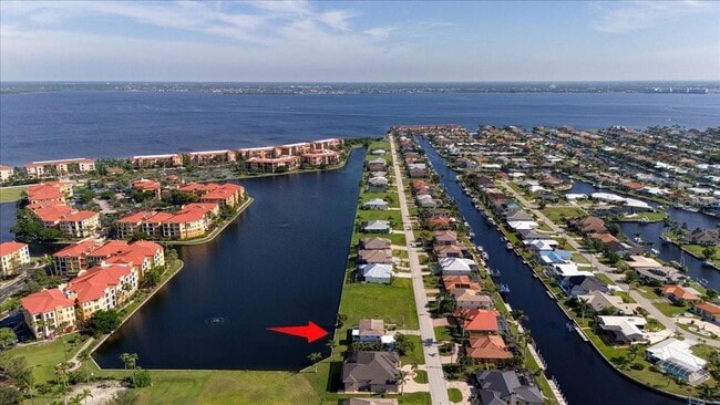Building Photo - 175 Colony Point Dr