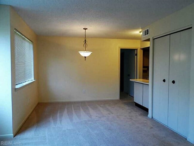 Building Photo - 529 Pheasant Run