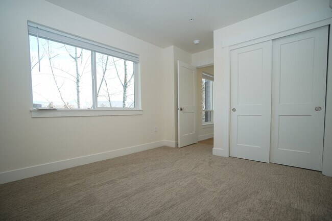 Building Photo - 4622 N Iota Ln