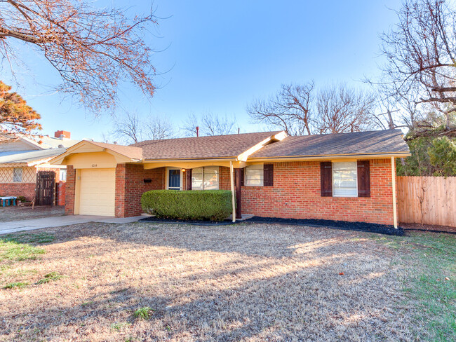 Primary Photo - 5214 N Mueller Ave